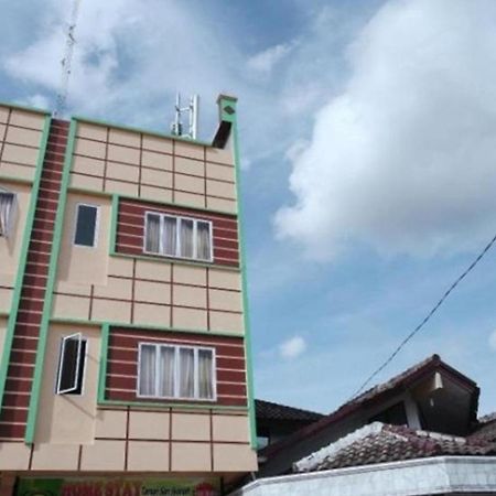 Guest House Taman Sari Syariah Pekanbaru Exterior foto